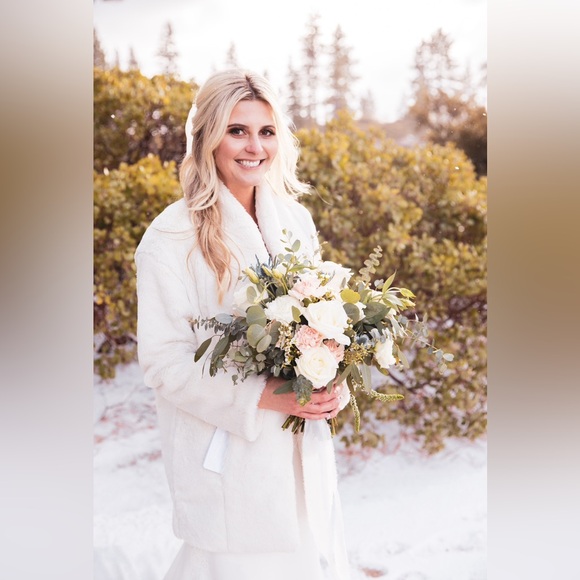 Express white/cream faux fur coat - Picture 5 of 5